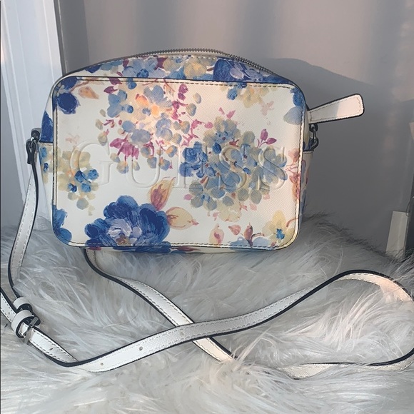 GUESS Floral Crossbody - Picture 4 of 4